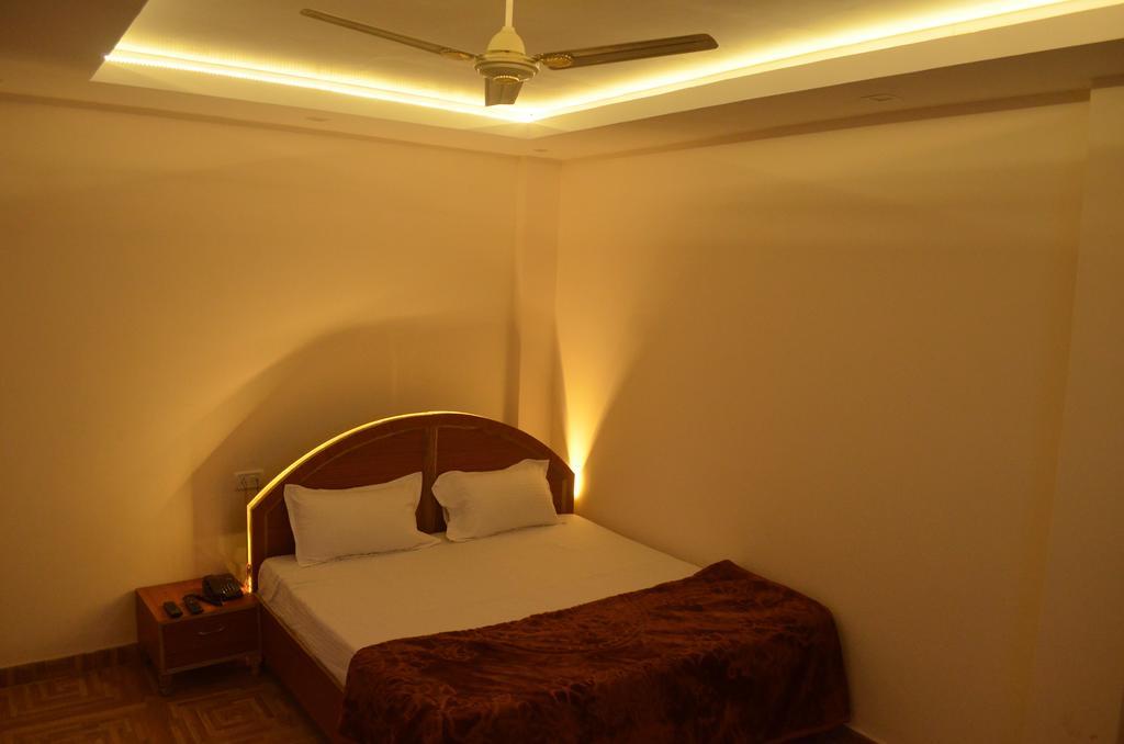 Assi River Guest House Варанасі Номер фото