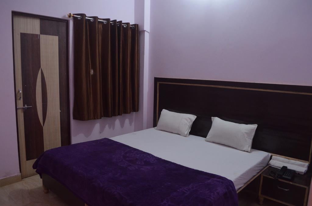Assi River Guest House Варанасі Номер фото
